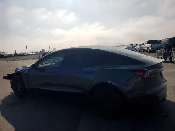 5YJ3E1EA8SF981740 2025 TESLA MODEL 3 - Image 2