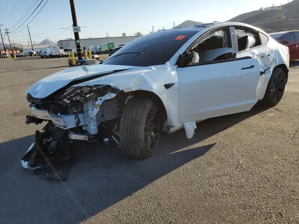5YJ3E1EA8SF982077 2025 TESLA MODEL 3 - Image 2
