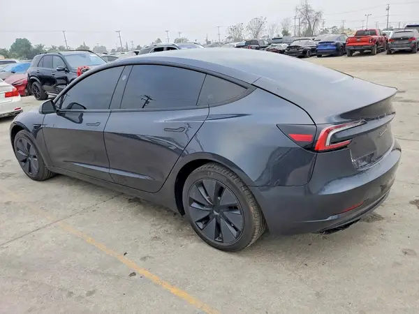 5YJ3E1EA8SF986016 2025 TESLA MODEL 3 - Image 2