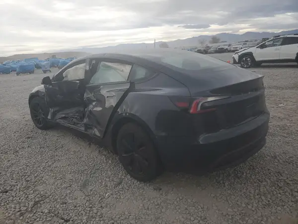 5YJ3E1EA8SF986145 2025 TESLA MODEL 3 - Image 2