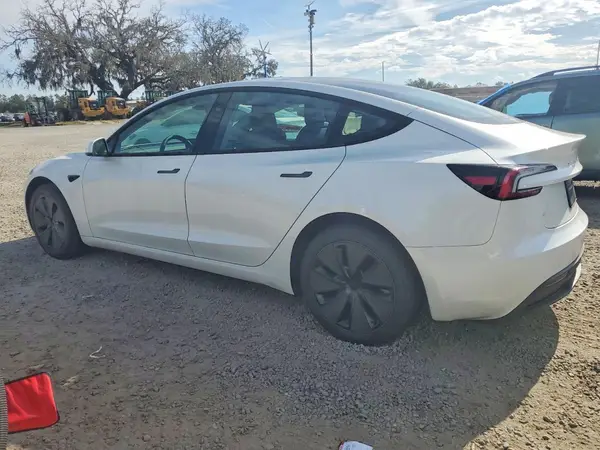5YJ3E1EA8SF988431 2025 TESLA MODEL 3 - Image 2