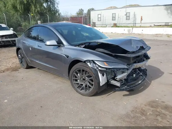 5YJ3E1EA8SF994990 2025 TESLA MODEL 3 - Image 1