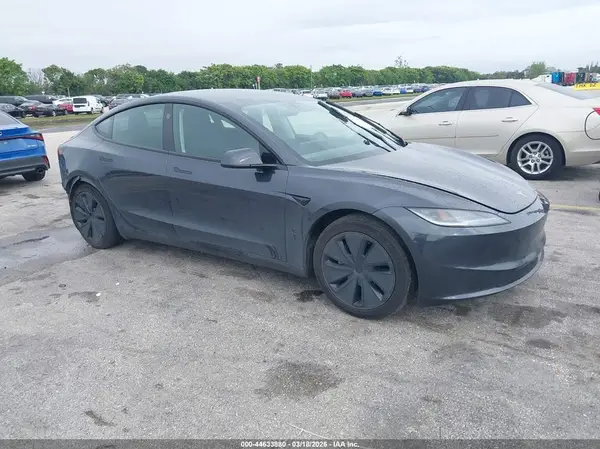 5YJ3E1EA8SF996299 2025 TESLA MODEL 3 - Image 1