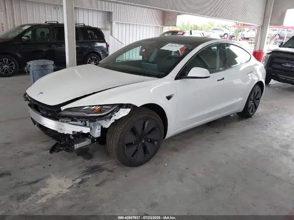 5YJ3E1EA8SF996500 2025 TESLA MODEL 3 - Image 2