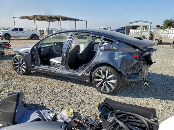 5YJ3E1EA8TF123069 2026 TESLA MODEL 3 - Image 2