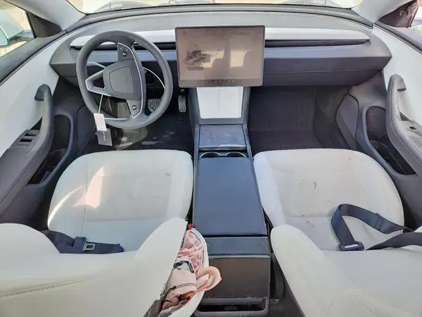 5YJ3E1EA8TF139451 2026 TESLA MODEL 3 - Image 8