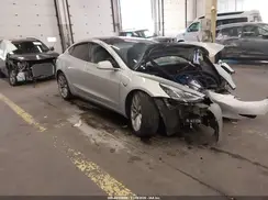 5YJ3E1EA9JF004587 2018 TESLA MODEL 3