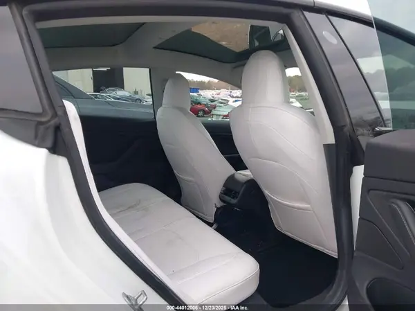 5YJ3E1EA9JF005691 2018 TESLA MODEL 3 - Image 8
