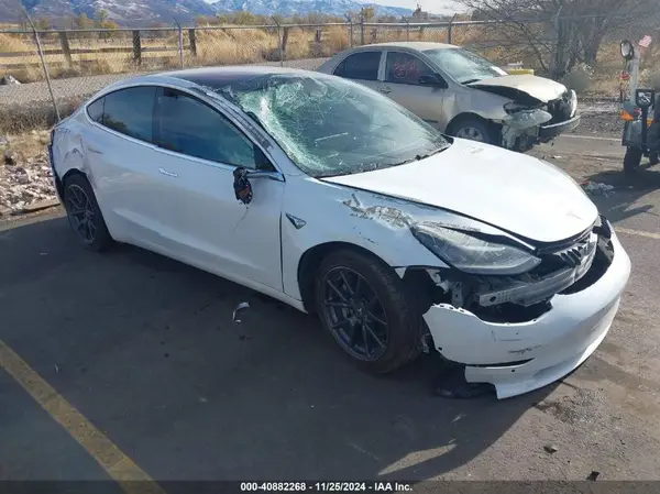 5YJ3E1EA9JF005738 2018 TESLA MODEL 3 - Image 1