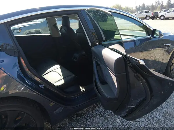 5YJ3E1EA9JF006923 2018 TESLA MODEL 3 - Image 8