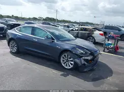 5YJ3E1EA9JF009501 2018 TESLA MODEL 3