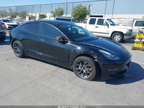 5YJ3E1EA9JF011457 2018 TESLA MODEL 3 - Image 1