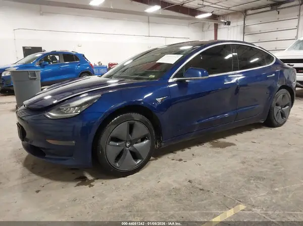 5YJ3E1EA9JF013077 2018 TESLA MODEL 3 - Image 2