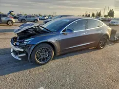 5YJ3E1EA9JF014049 2018 TESLA MODEL 3