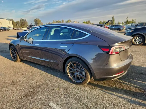 5YJ3E1EA9JF014049 2018 TESLA MODEL 3 - Image 2