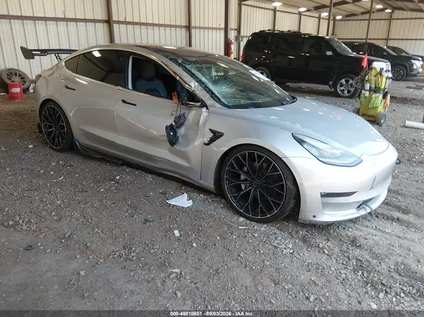 5YJ3E1EA9JF016576 2018 TESLA MODEL 3 - Image 1