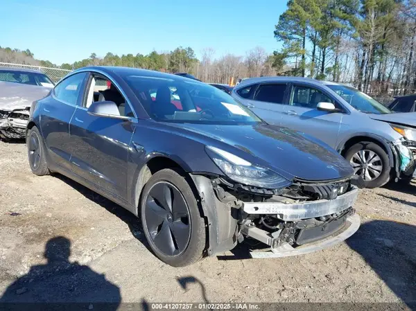 5YJ3E1EA9JF018814 2018 TESLA MODEL 3 - Image 1