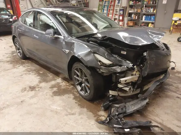 5YJ3E1EA9JF019087 2018 TESLA MODEL 3 - Image 1