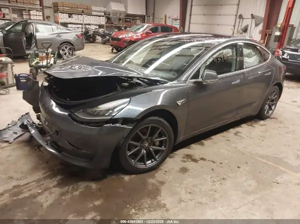 5YJ3E1EA9JF019087 2018 TESLA MODEL 3 - Image 2