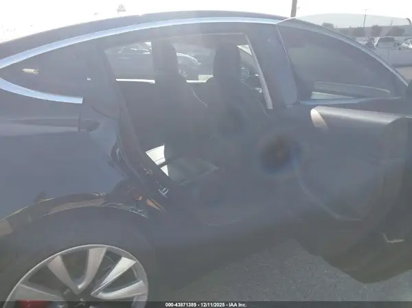 5YJ3E1EA9JF020661 2018 TESLA MODEL 3 - Image 8