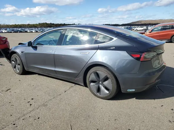 5YJ3E1EA9JF021843 2018 TESLA MODEL 3 - Image 2