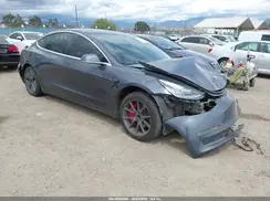 5YJ3E1EA9JF021860 2018 TESLA MODEL 3
