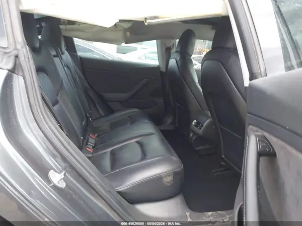 5YJ3E1EA9JF021860 2018 TESLA MODEL 3 - Image 8