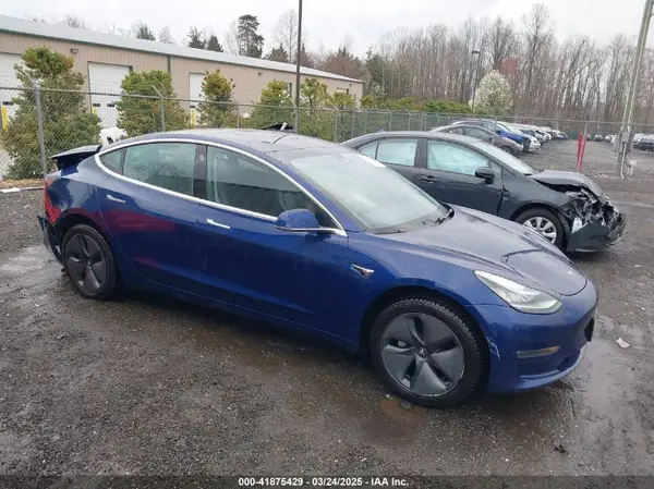 5YJ3E1EA9JF022782 2018 TESLA MODEL 3 - Image 1
