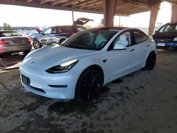 5YJ3E1EA9JF023432 2018 TESLA MODEL 3 - Image 1