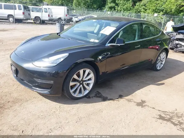5YJ3E1EA9JF023625 2018 TESLA MODEL 3 - Image 2