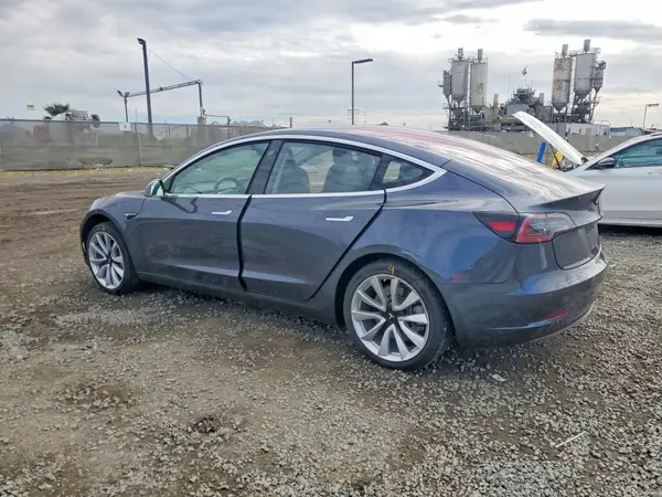 5YJ3E1EA9JF024127 2018 TESLA MODEL 3 - Image 2