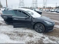 5YJ3E1EA9JF025522 2018 TESLA MODEL 3