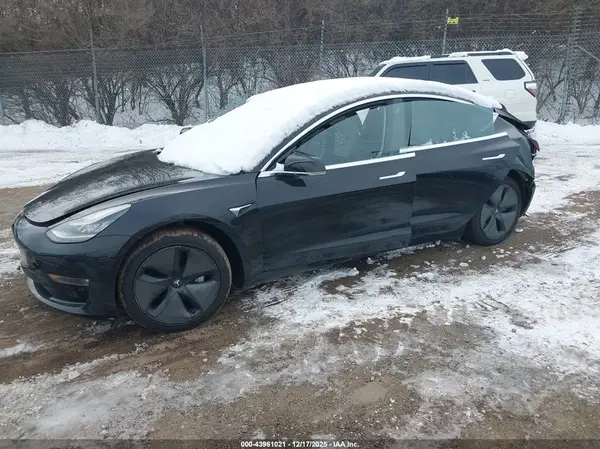 5YJ3E1EA9JF025522 2018 TESLA MODEL 3 - Image 2