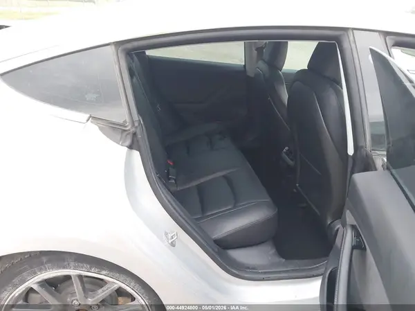 5YJ3E1EA9JF033071 2018 TESLA MODEL 3 - Image 8
