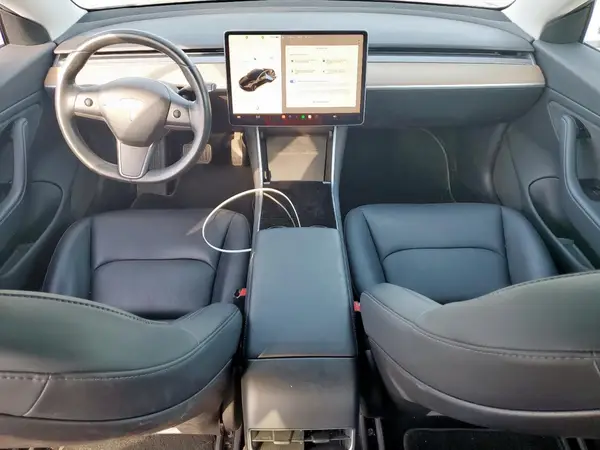 5YJ3E1EA9JF033667 2018 TESLA MODEL 3 - Image 8