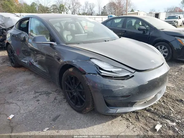 5YJ3E1EA9JF036763 2018 TESLA MODEL 3 - Image 1