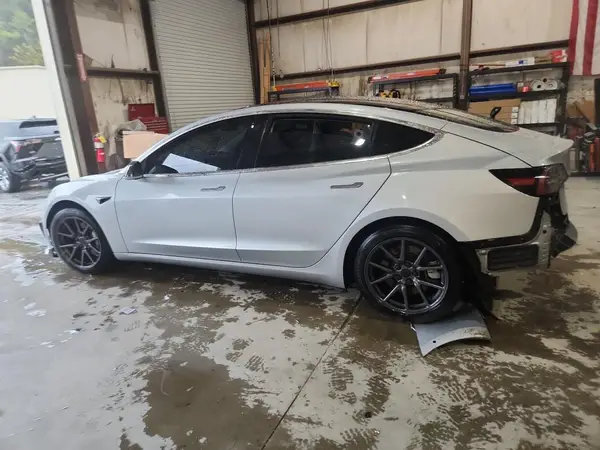 5YJ3E1EA9JF039355 2018 TESLA MODEL 3 - Image 2