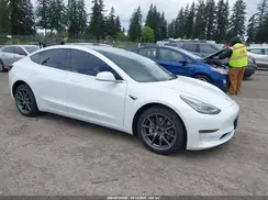 5YJ3E1EA9JF040358 2018 TESLA MODEL 3