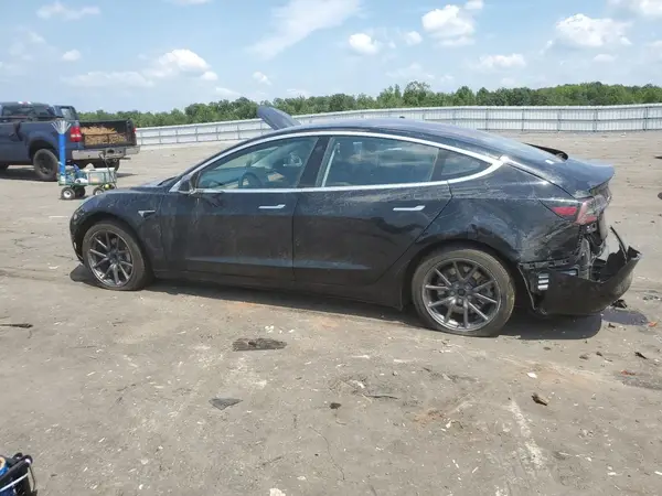 5YJ3E1EA9JF040781 2018 TESLA MODEL 3 - Image 2