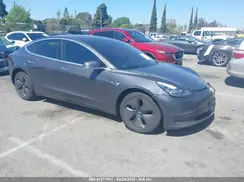 5YJ3E1EA9JF042319 2018 TESLA MODEL 3
