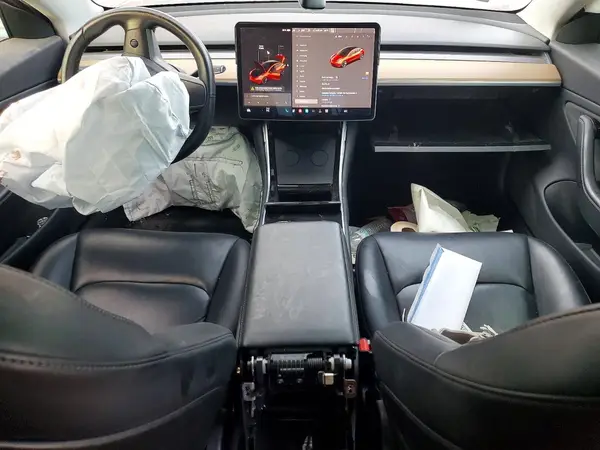5YJ3E1EA9JF045821 2018 TESLA MODEL 3 - Image 8