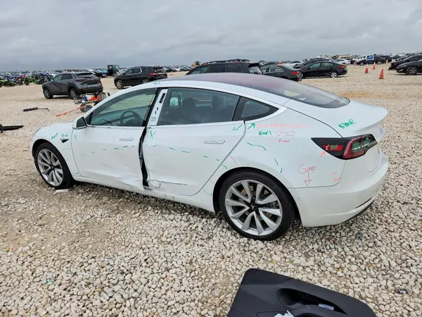 5YJ3E1EA9JF047679 2018 TESLA MODEL 3 - Image 2