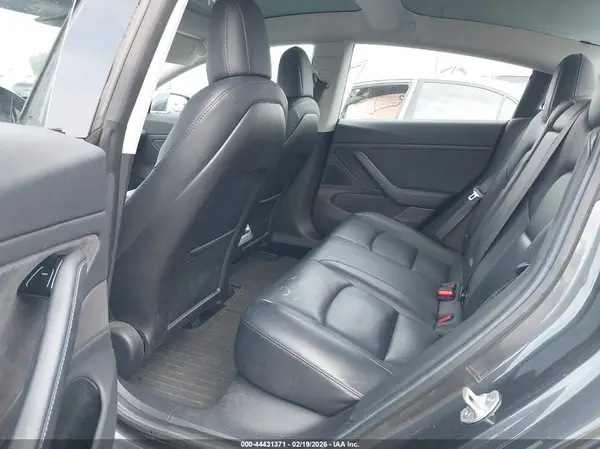 5YJ3E1EA9JF052204 2018 TESLA MODEL 3 - Image 8