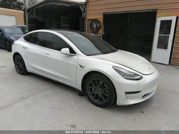5YJ3E1EA9JF053983 2018 TESLA MODEL 3 - Image 1