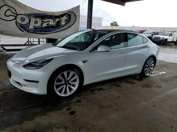 5YJ3E1EA9JF060500 2018 TESLA MODEL 3 - Image 1