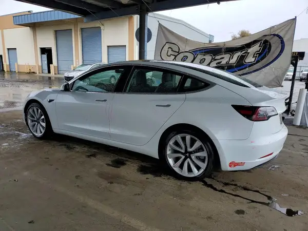 5YJ3E1EA9JF060500 2018 TESLA MODEL 3 - Image 2