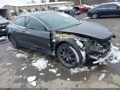 5YJ3E1EA9JF153405 2018 TESLA MODEL 3