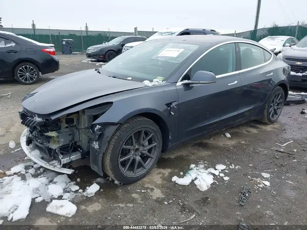 5YJ3E1EA9JF153405 2018 TESLA MODEL 3 - Image 2