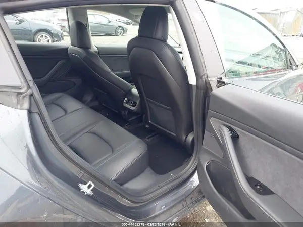 5YJ3E1EA9JF153405 2018 TESLA MODEL 3 - Image 8