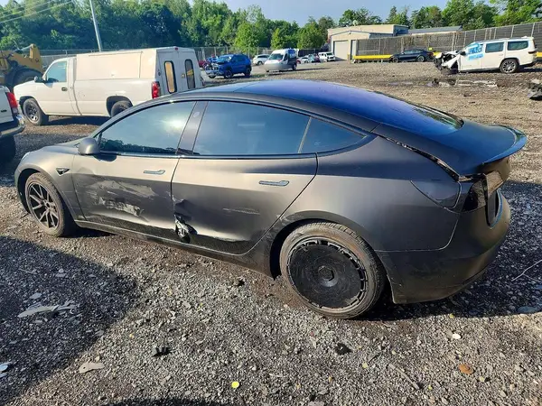 5YJ3E1EA9JF153582 2018 TESLA MODEL 3 - Image 2